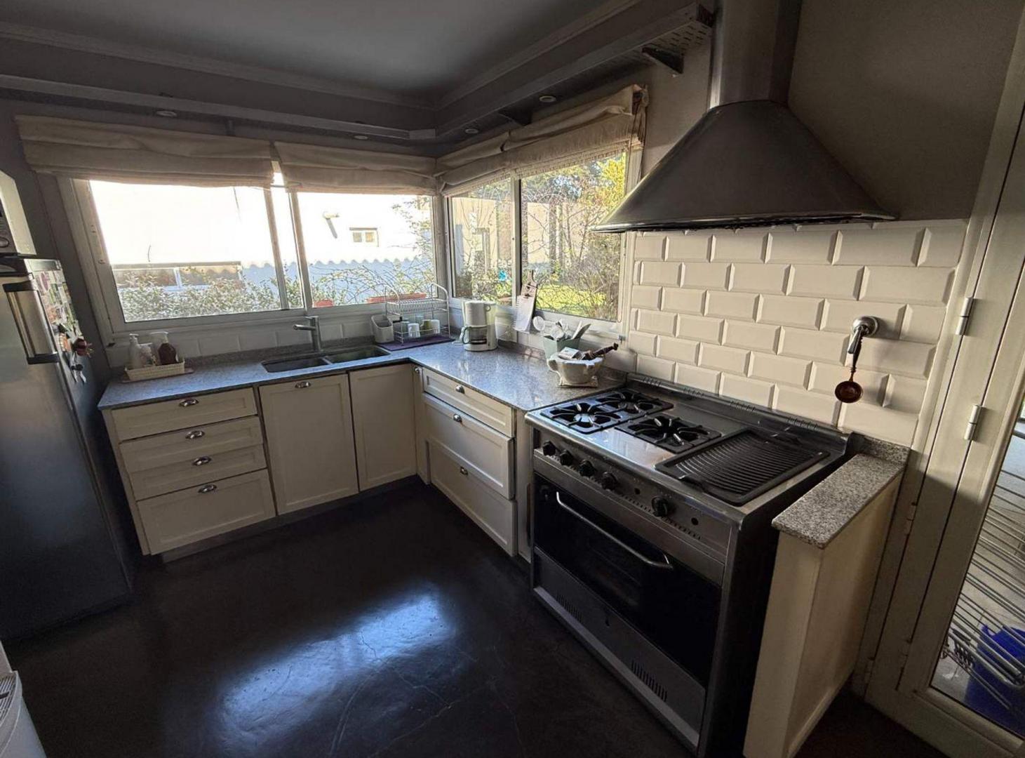 Foto de EN VENTA CASA 5 AMB EN BARRIO CERRADO EL RECODO, imagen 3