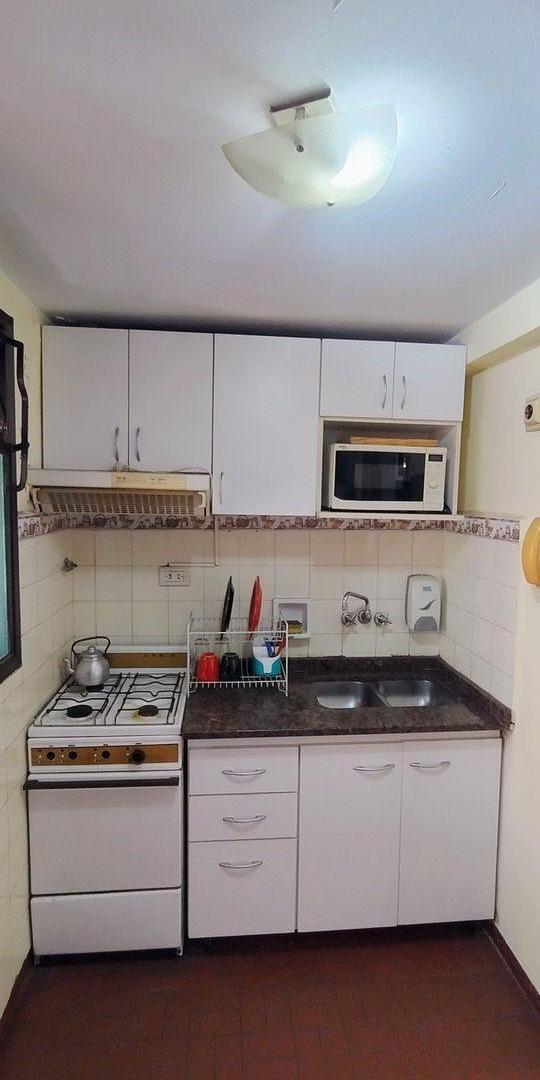 Foto de VENTA DEPTO. 2 AMB. AL FRENTE MUY LUMINOSO FLORES, imagen 4