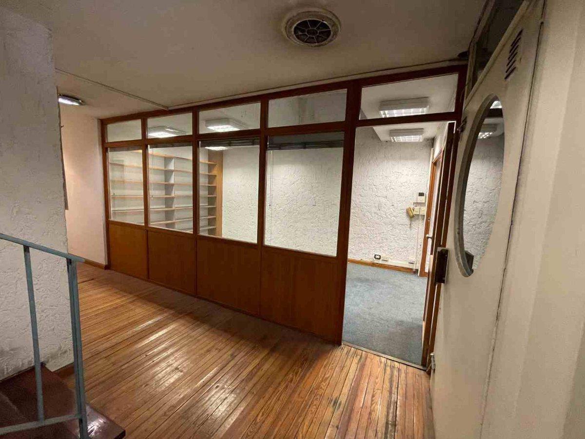Foto de VENTA OFICINAS 2 PISOS 8 COCHERAS DEPÓSITO ALMAGRO, imagen 2