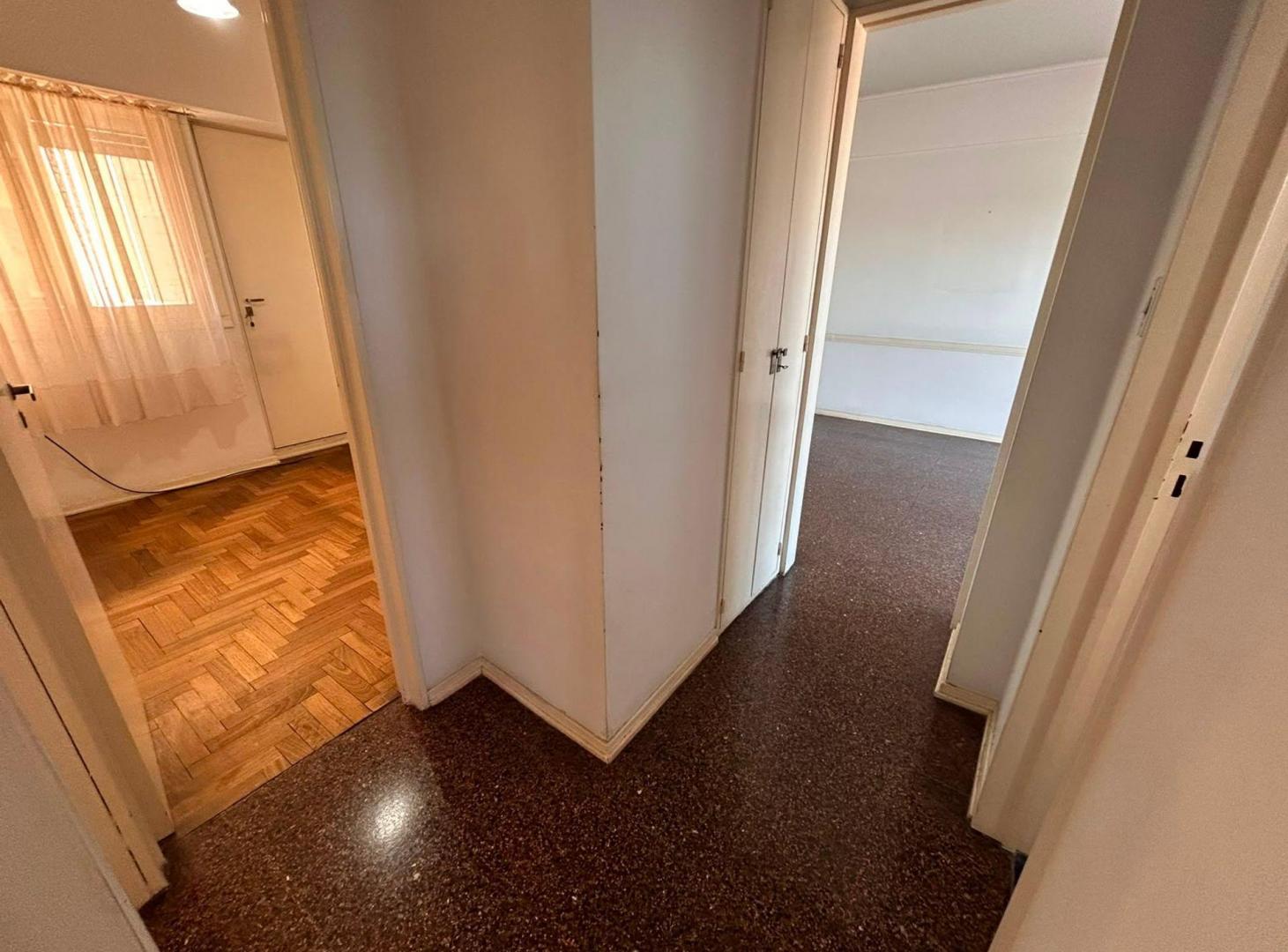 Foto de VENTA DEPTO 4 AMB GRAN BALCON TODO LUZ FLORESTA, imagen 4