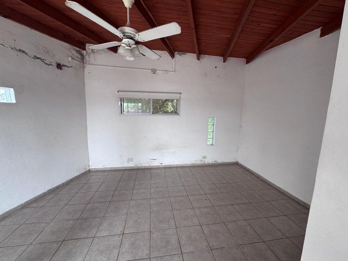 Foto de VENTA CASA 3 AMBIENTES EN LOTE DE 380 m2, imagen 2
