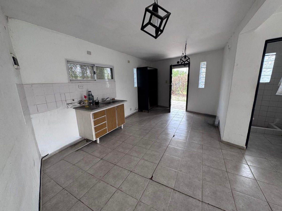 Foto de VENTA CASA 3 AMBIENTES EN LOTE DE 380 m2, imagen 4