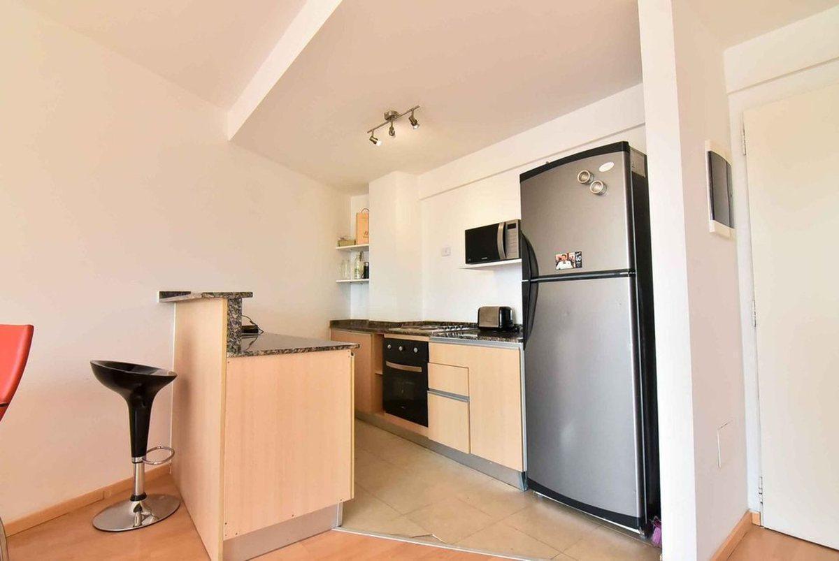 Foto de RESERVADO - DEPTO DUPLEX 2 AMB C/COCH - CABALLITO, imagen 2