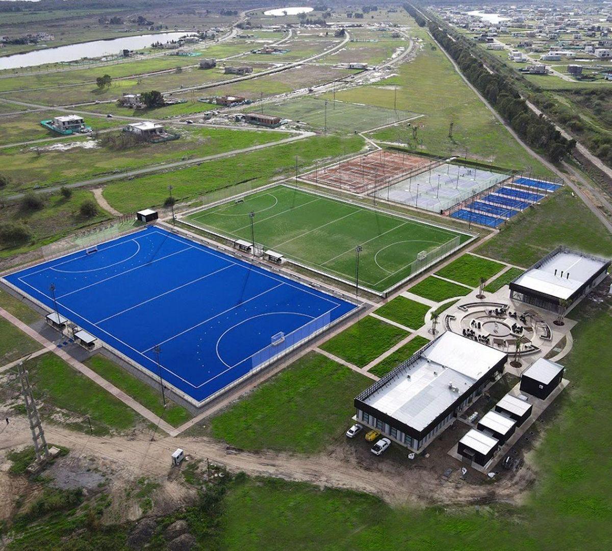 Foto de Lote en venta al AGUA en Puerto Nizuc sector KIN, imagen 4