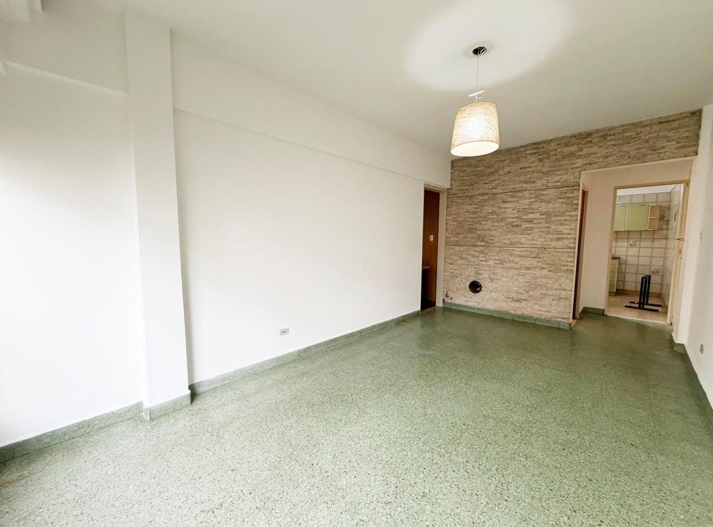 Foto de Venta depto 4amb Flores con Balcon, imagen 1
