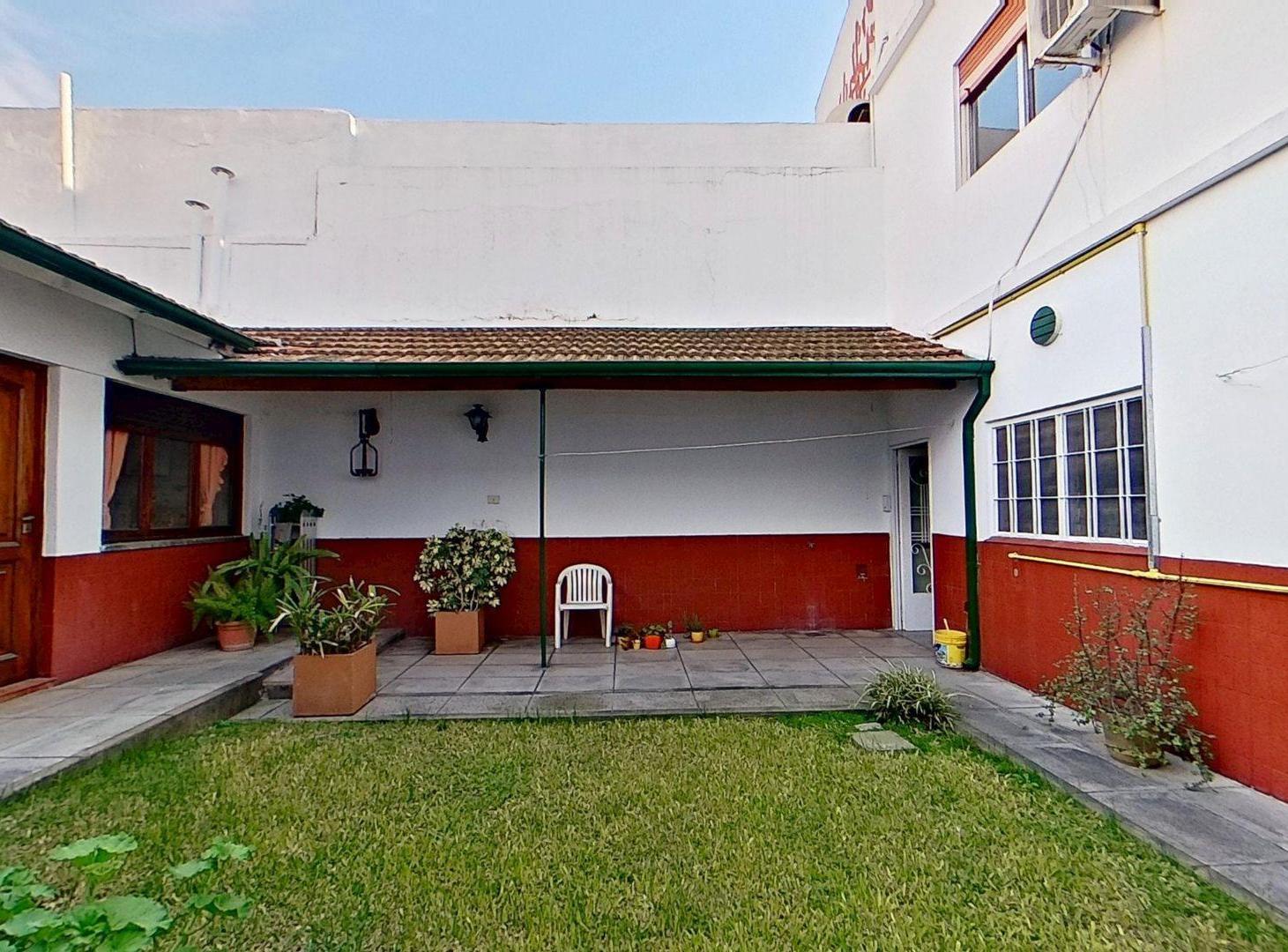 Foto de CASA EN VENTA 5 AMB FLORES / IDEAL TRES FAMILIAS!, imagen 4