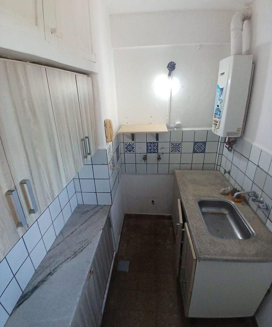 Foto de EN VENTA DEPTO 3 AMBIENTES EN PARQUE AVELLANEDA, imagen 2