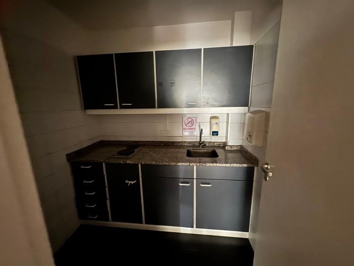 Foto de VENTA OFICINA MICROCENTRO PISO 1 320 METROS, imagen 5