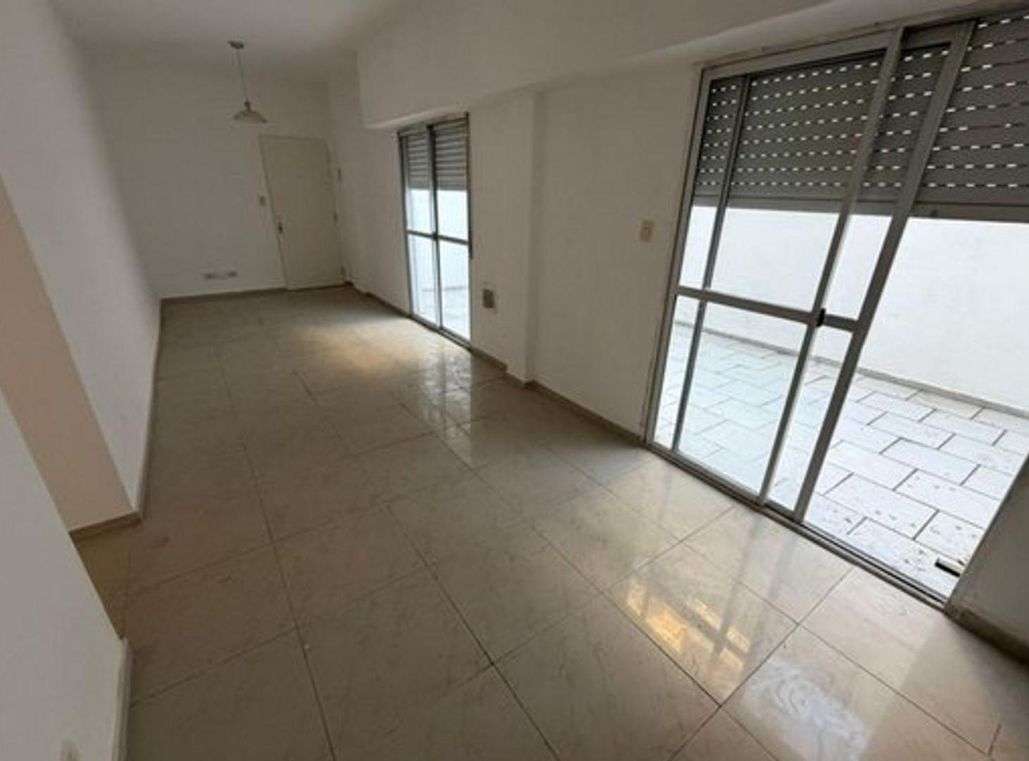 Foto de DEPARTAMENTO VENTA 2 AMBIENTES P.B. PATIO COCHERA, imagen 1