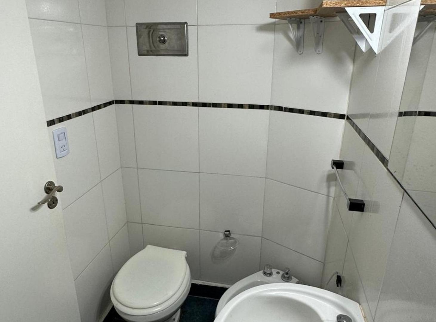 Foto de VENTA DEPTO 2 AMBIENTES EN ACASSUSO - SAN ISIDRO, imagen 4