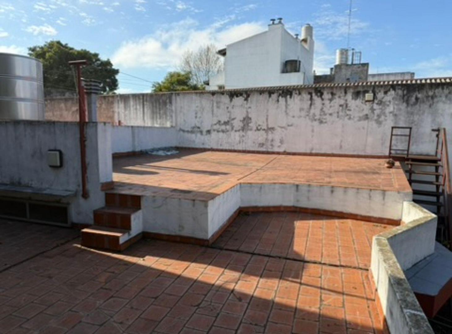 Foto de CASA VENTA MATADEROS 4 AMBIENTES PATIO COCHERA, imagen 2