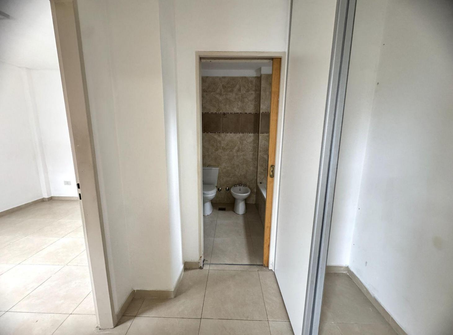 Foto de Venta 2 amb con balcon, luminoso - Morón, imagen 5