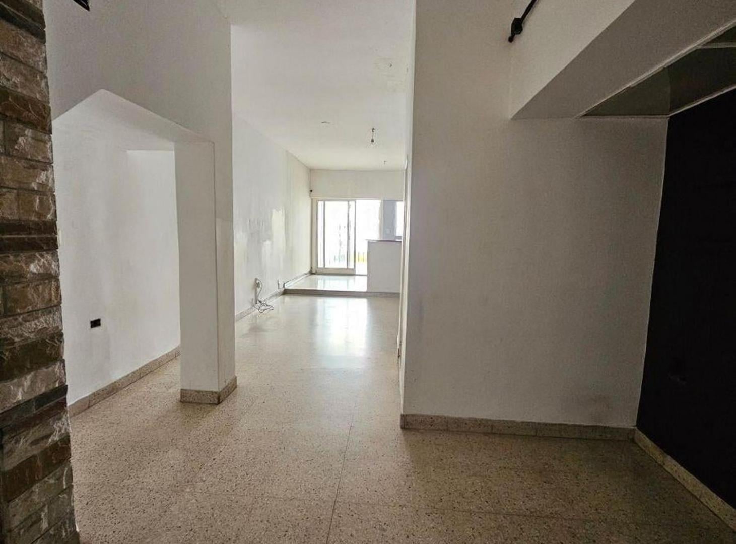 Foto de EN VENTA PH 3 AMB CON COCHERA SIN EXP - VILLA REAL, imagen 1