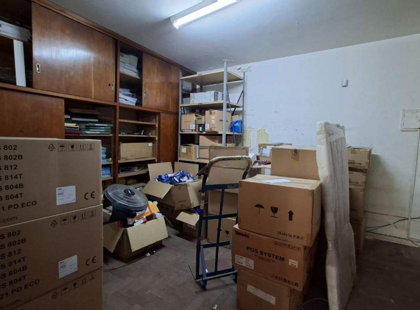Foto de OFICINA EN 1° PISO (PISO COMPLETO) - MONSERRAT, imagen 4