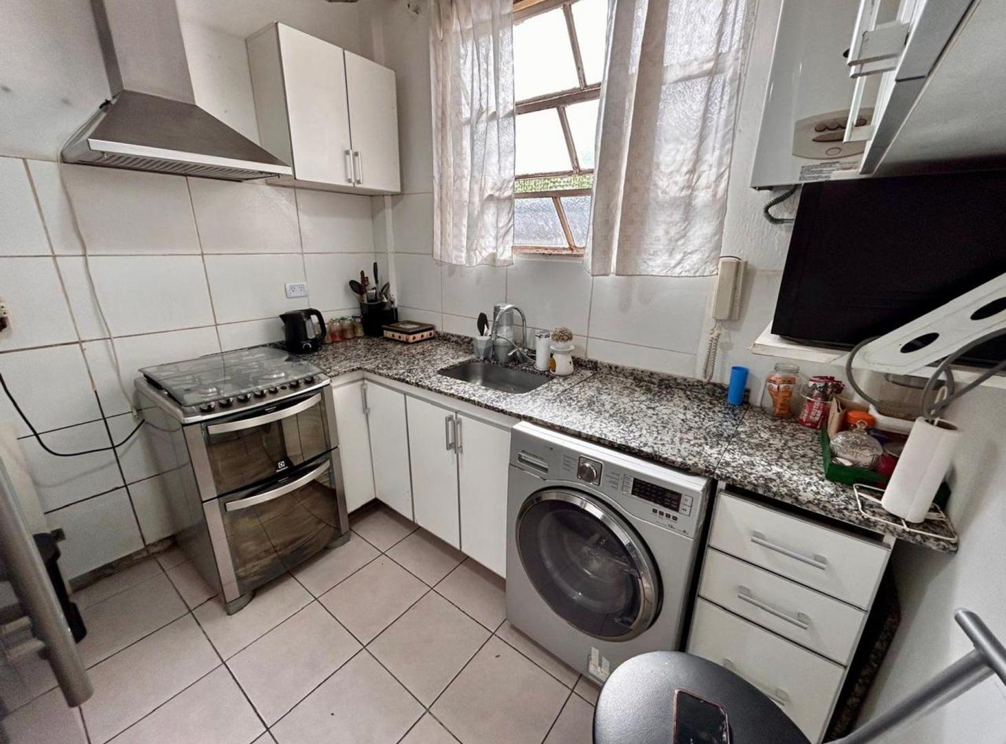 Foto de VENTA DEPTO 3 AMBIENTES PARQUE PARRILLA VERSALLES, imagen 1