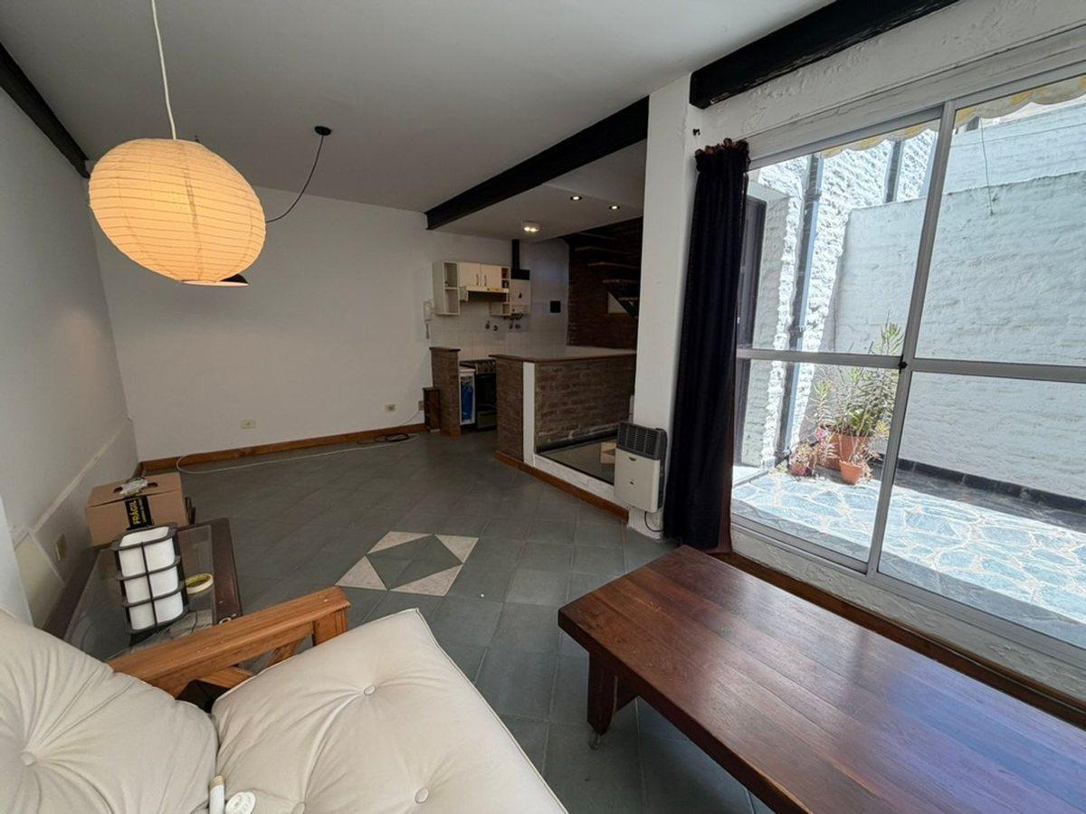Foto de VENTA PH 2 AMB DUPLEX PATIO TERRAZA P. CHACABUCO, imagen 2