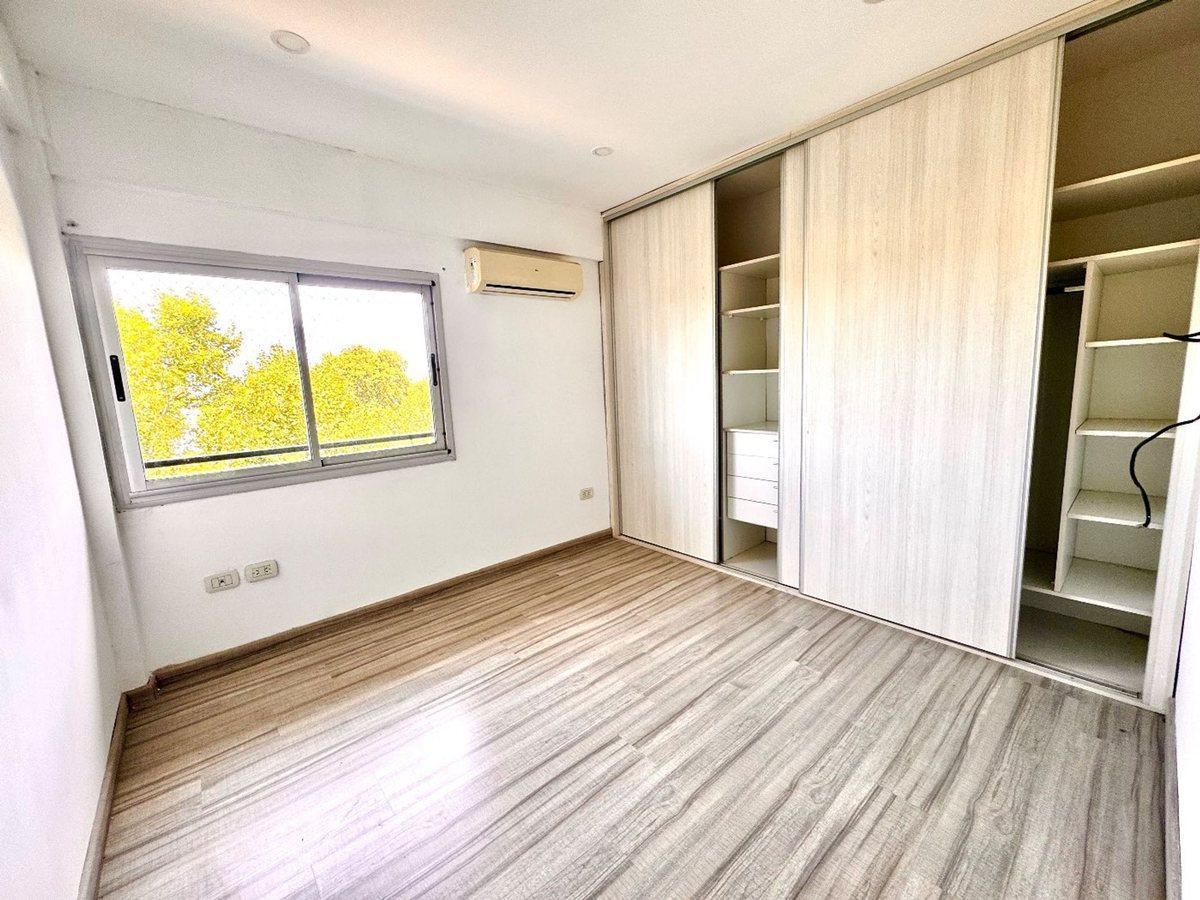 Foto de Venta Depto de 3amb c/ cochera y balcon - Quilmes, imagen 5
