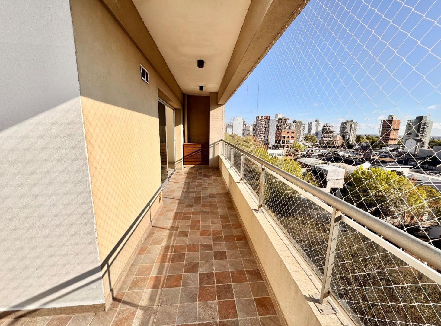 Foto de VENTA DEPTO. 3 AMB. DE 116m2 "QUILMES" C/ COCHERA, imagen 3