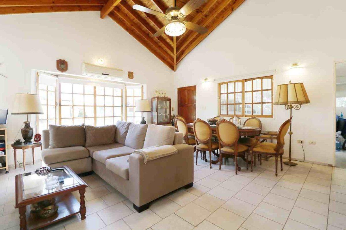 Foto de VENTA CASA CON PILETA EN COUNTRY BANCO PROVINCIA, imagen 5