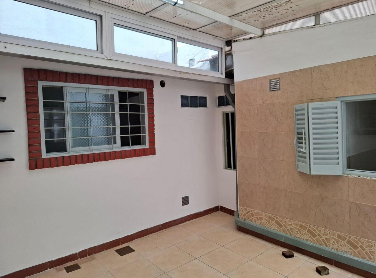 Foto de ALQUILER PH 2 AMBIENTES CON PATIO - PATERNAL, imagen 1
