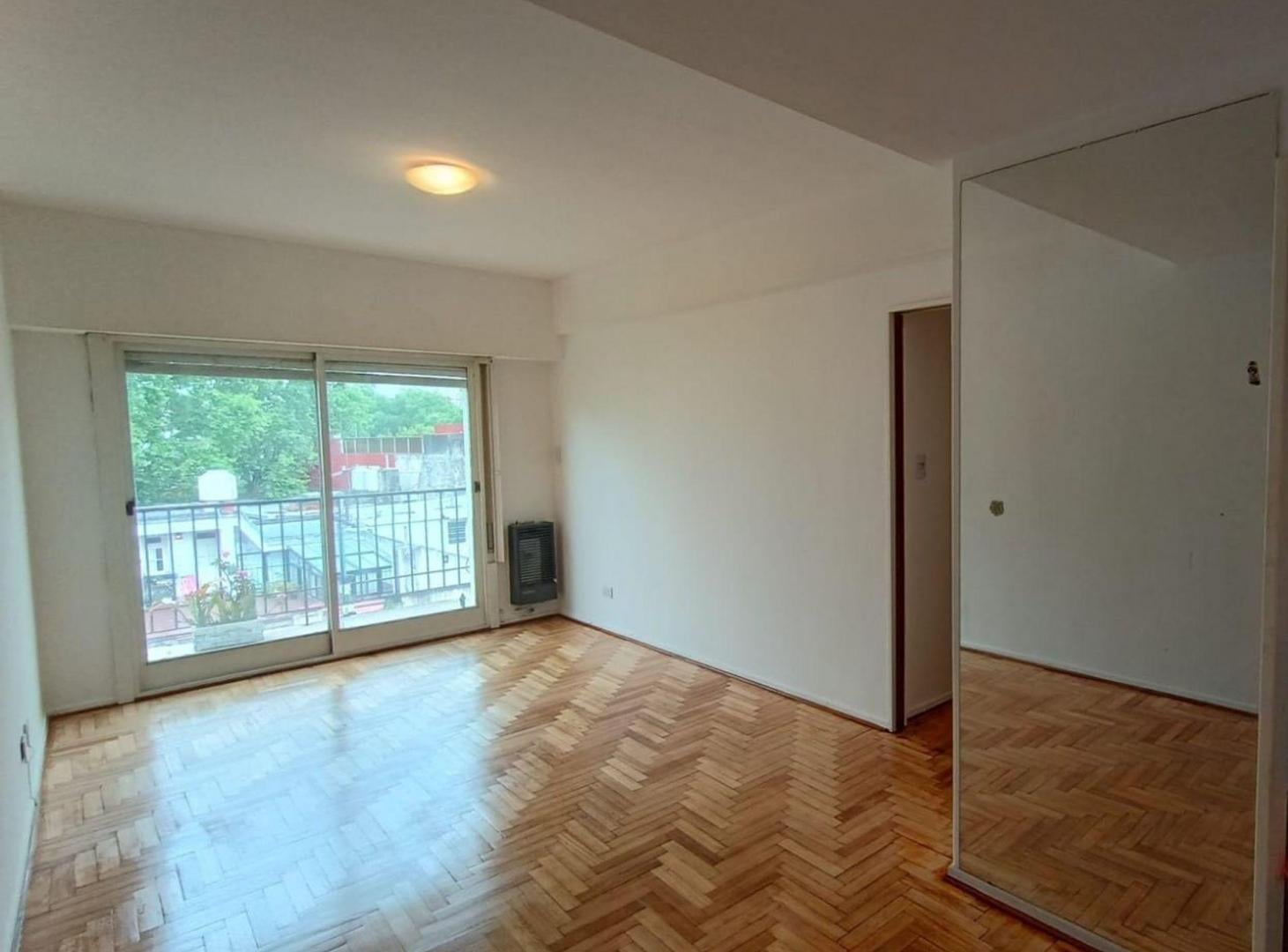Foto de Venta Depto 3 ambientes/ Balcón Corrido / Luminoso, imagen 1