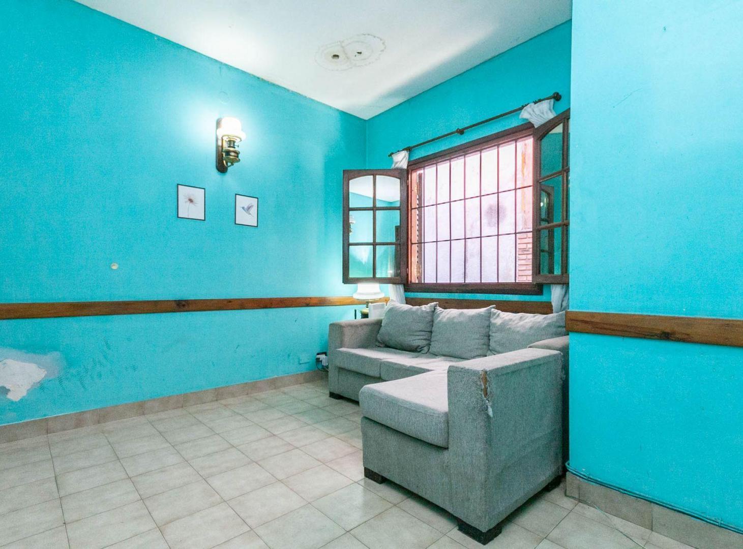 Foto de CASA EN VENTA 4/5 AMBIENTES CON COCHERA BURZACO, imagen 5