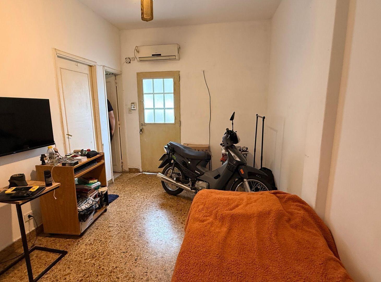 Foto de Venta PH 2 ambientes patio Estacion Ramos, imagen 1
