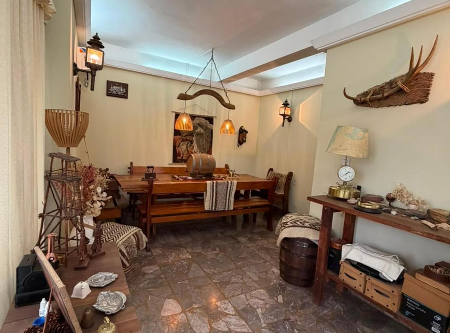 Foto de EN VENTA CASA 3 AMBIENTES CON COCHERA - HAEDO, imagen 1