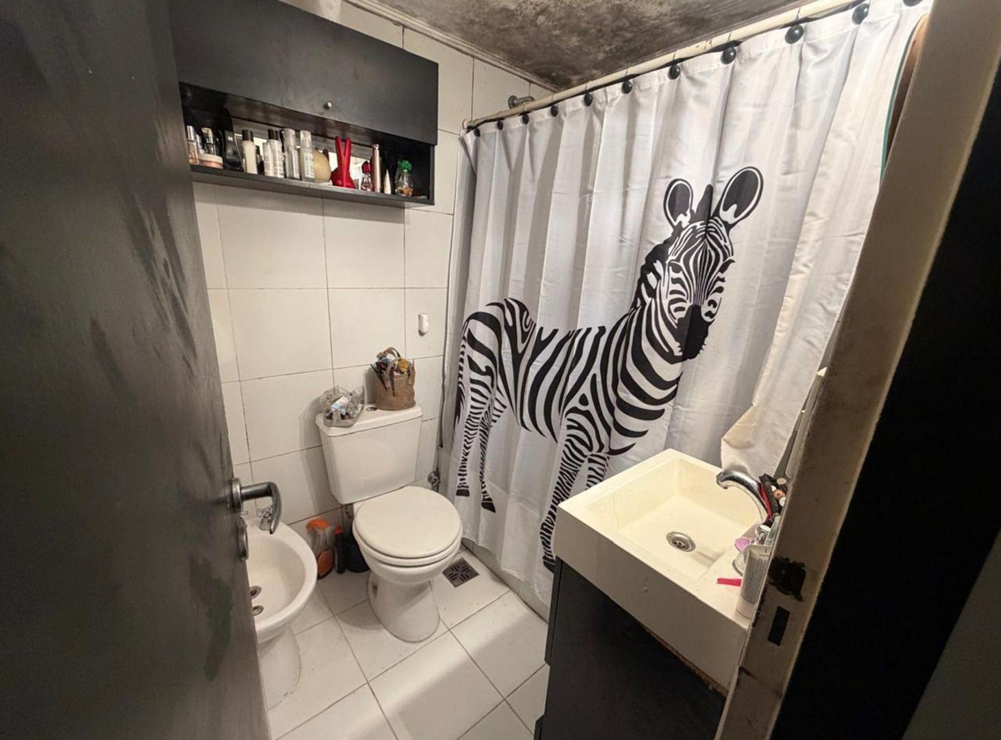 Foto de VENTA DEPARTAMENTO ALMAGRO 3 AMBIENTES CON BALCON, imagen 5
