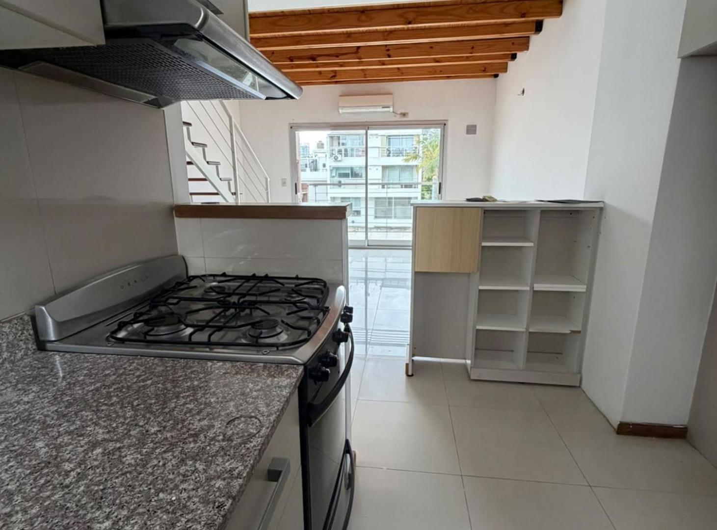 Foto de EN ALQUILER DUPLEX 2 AMB CON COCHERA EN SAAVEDRA, imagen 3