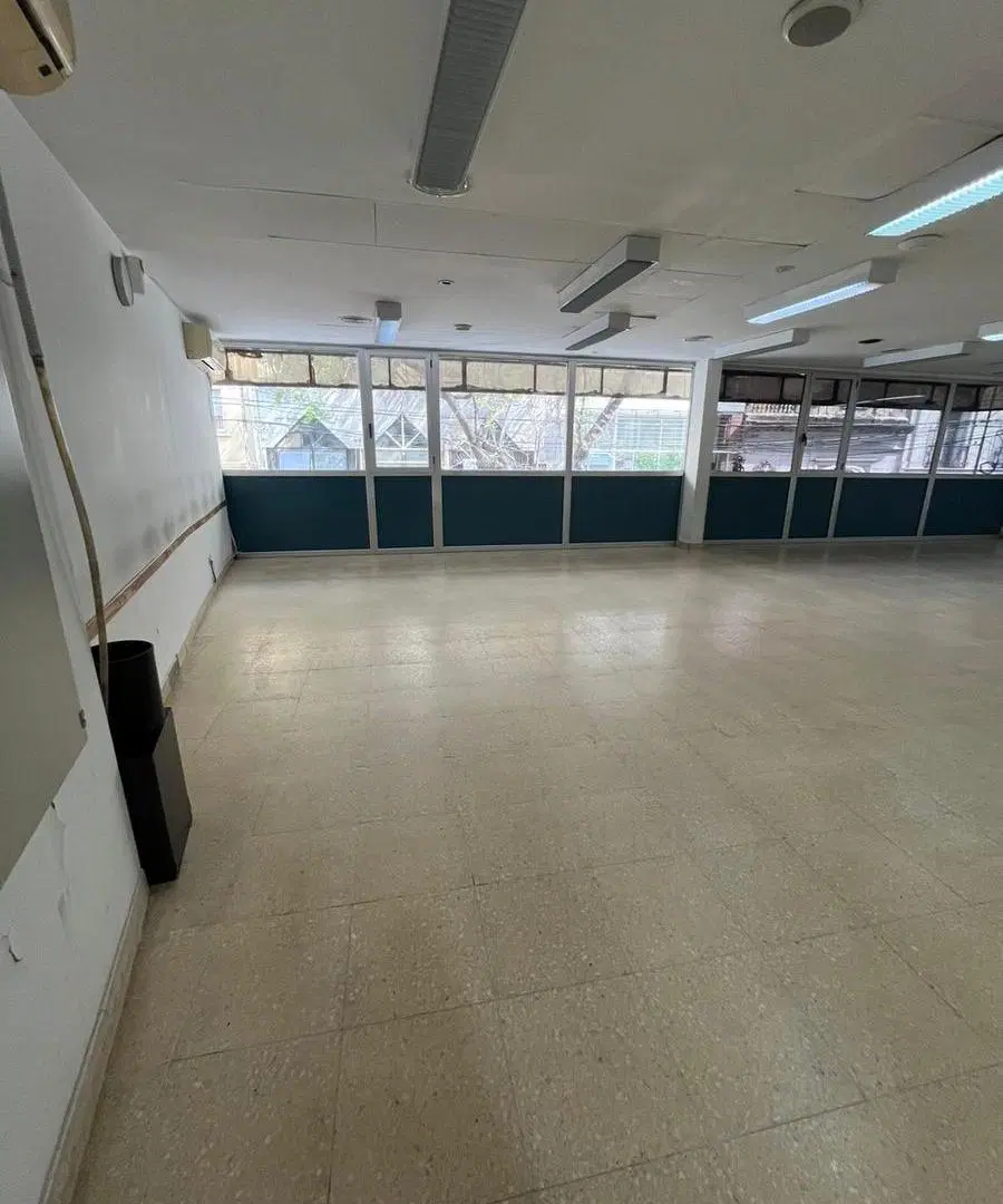 SE VENDE OFICINA DE 320 M2 EN BALVANERA 3