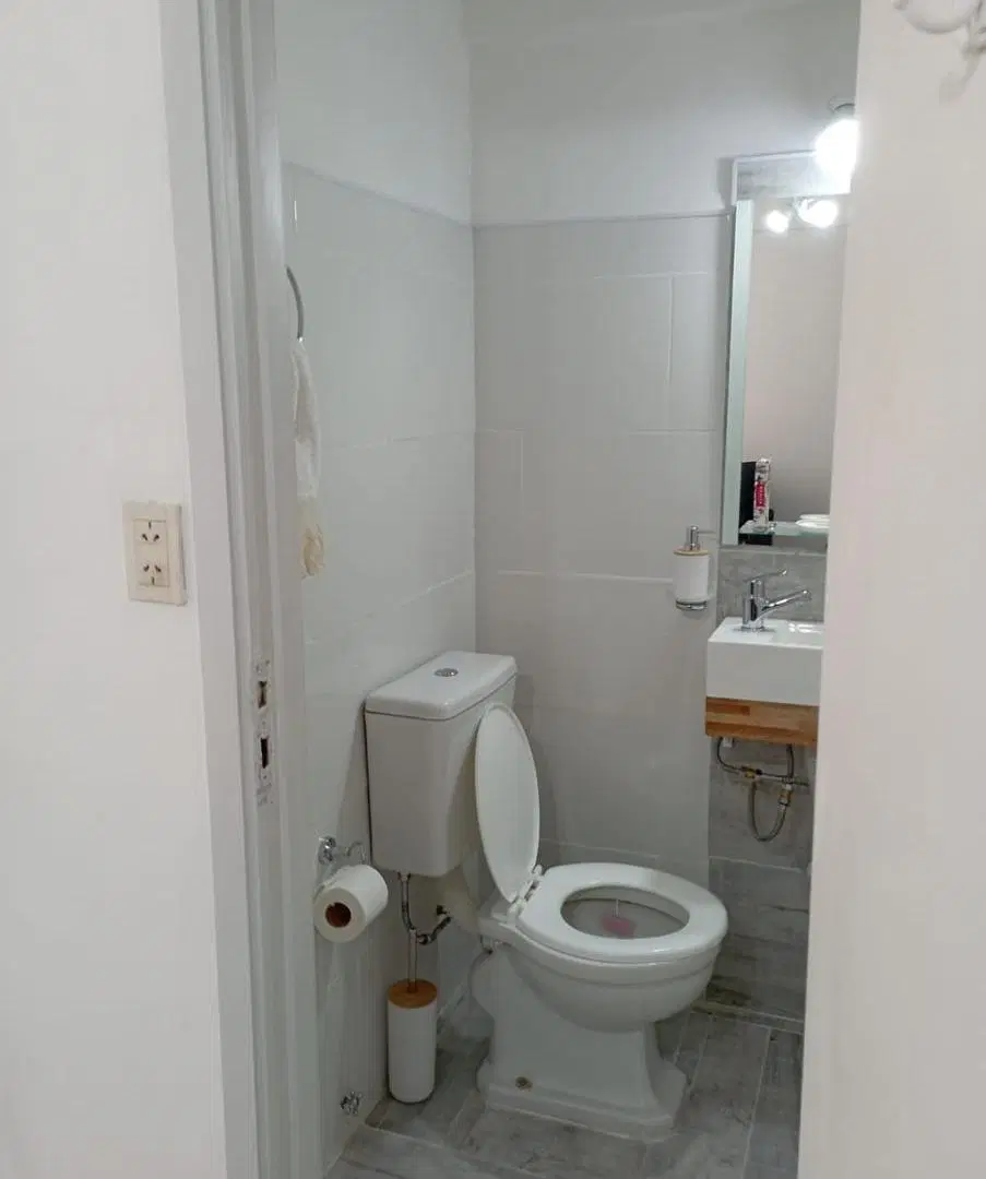 SE VENDE MONOAMBIENTE EN TRIBUNALES 4