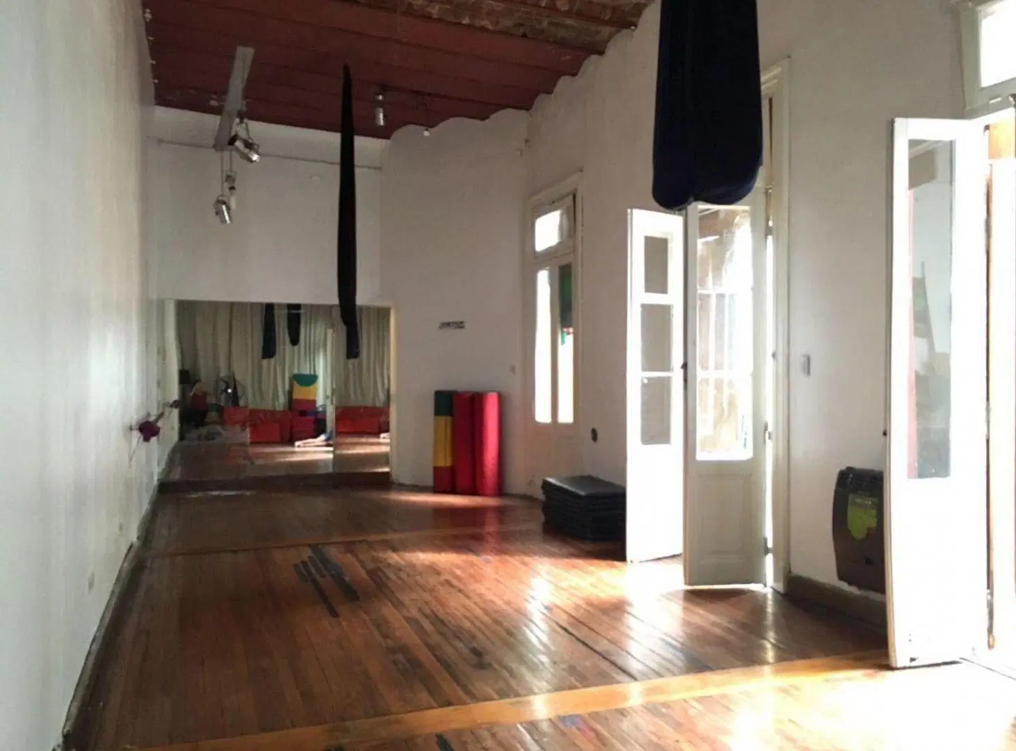 SE VENDE PH EN DOS PLANTAS 1º PISO 4