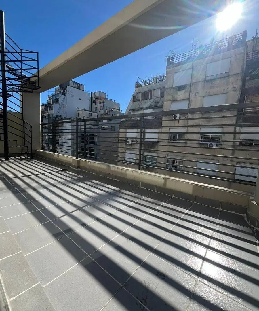 SE VENDE DPTO 3 AMB. CON COCHERA Y TERRAZA AL FRENTE 3