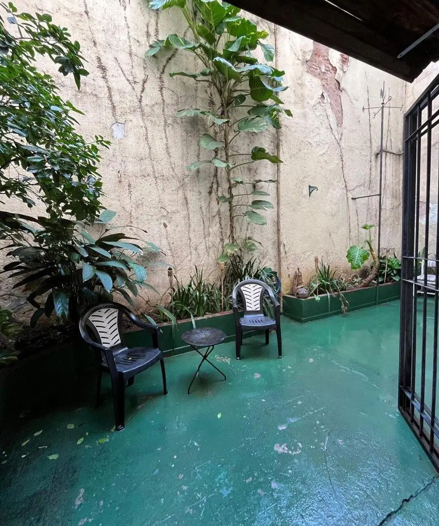 SE VENDE DPTO 3 AMB. CON PATIO EN BARRIO NORTE 8