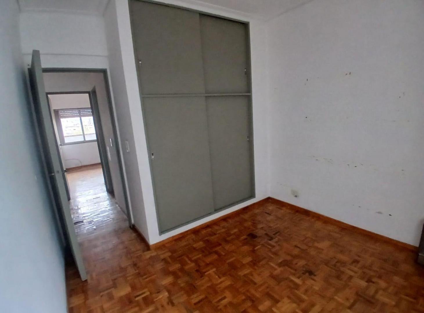 SE VENDE DPTO 4 AMB AL FRENTE EN AVELLANEDA