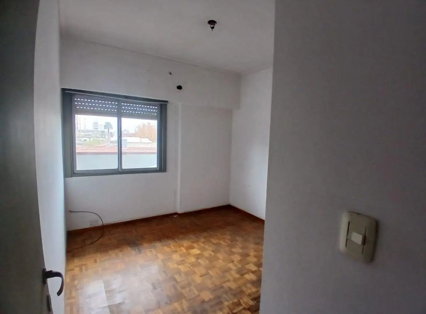 SE VENDE DPTO 4 AMB AL FRENTE EN AVELLANEDA 5
