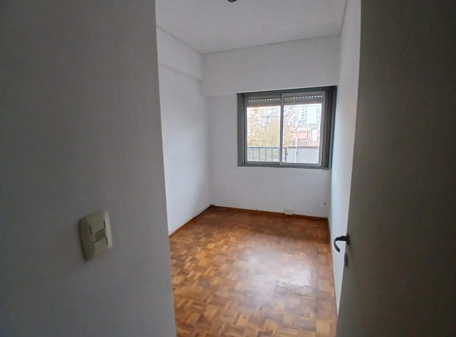 SE VENDE DPTO 4 AMB AL FRENTE EN AVELLANEDA 2