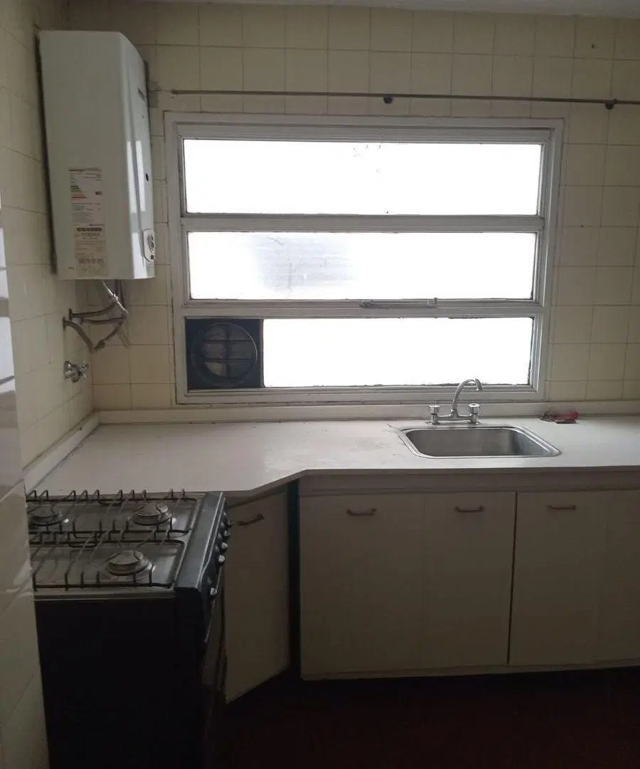SE VENDE DPTO 4 AMB AL FRENTE EN AVELLANEDA 8
