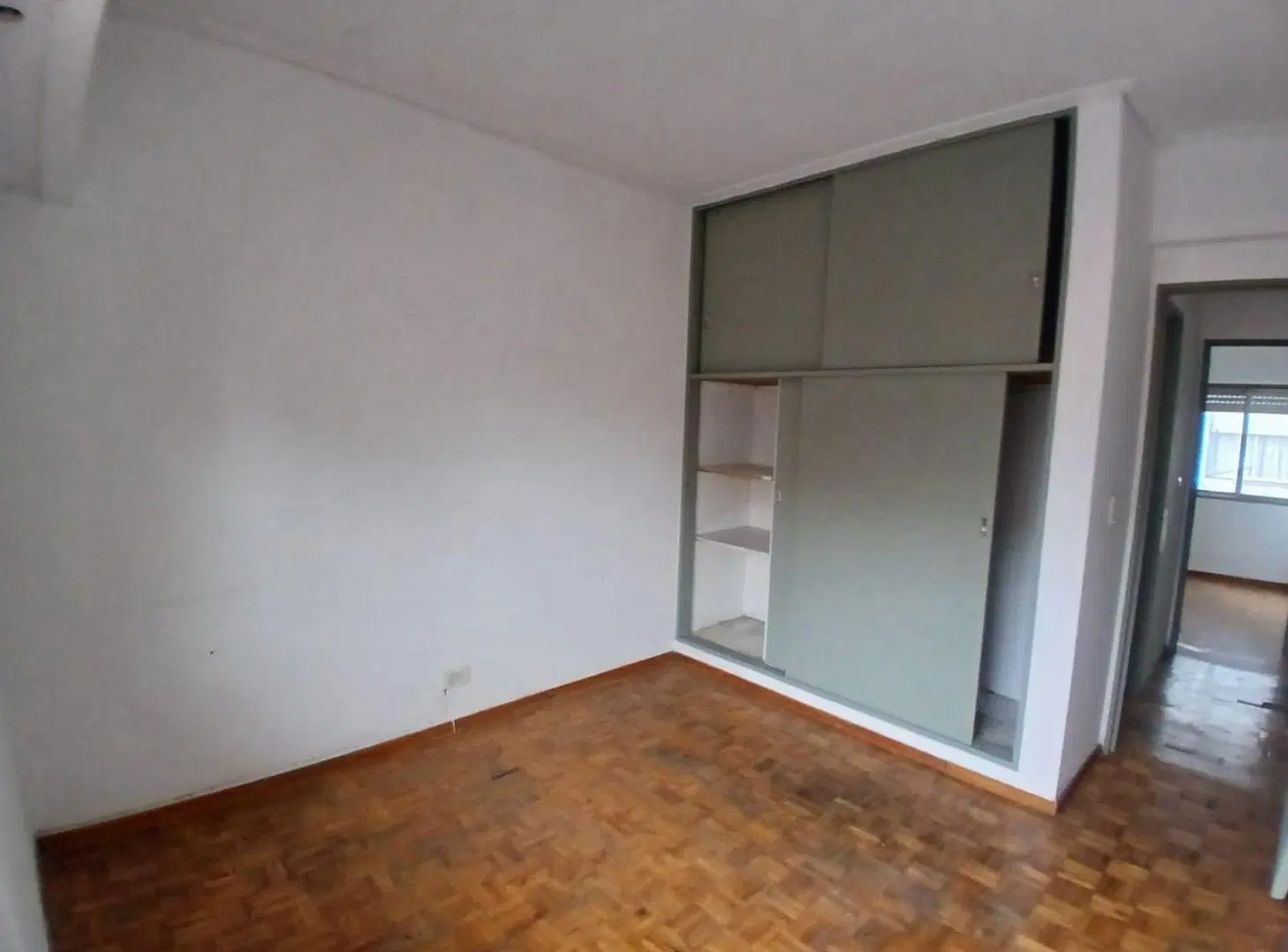 SE VENDE DPTO 4 AMB AL FRENTE EN AVELLANEDA 3