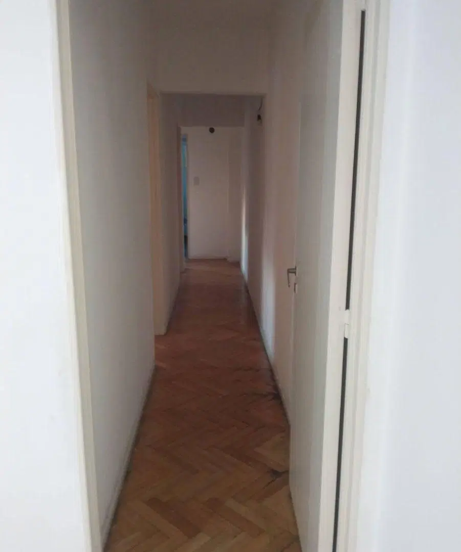 SE VENDE DPTO 4 AMB. AL FRENTE CON BALCON EN MONTE CASTRO 5