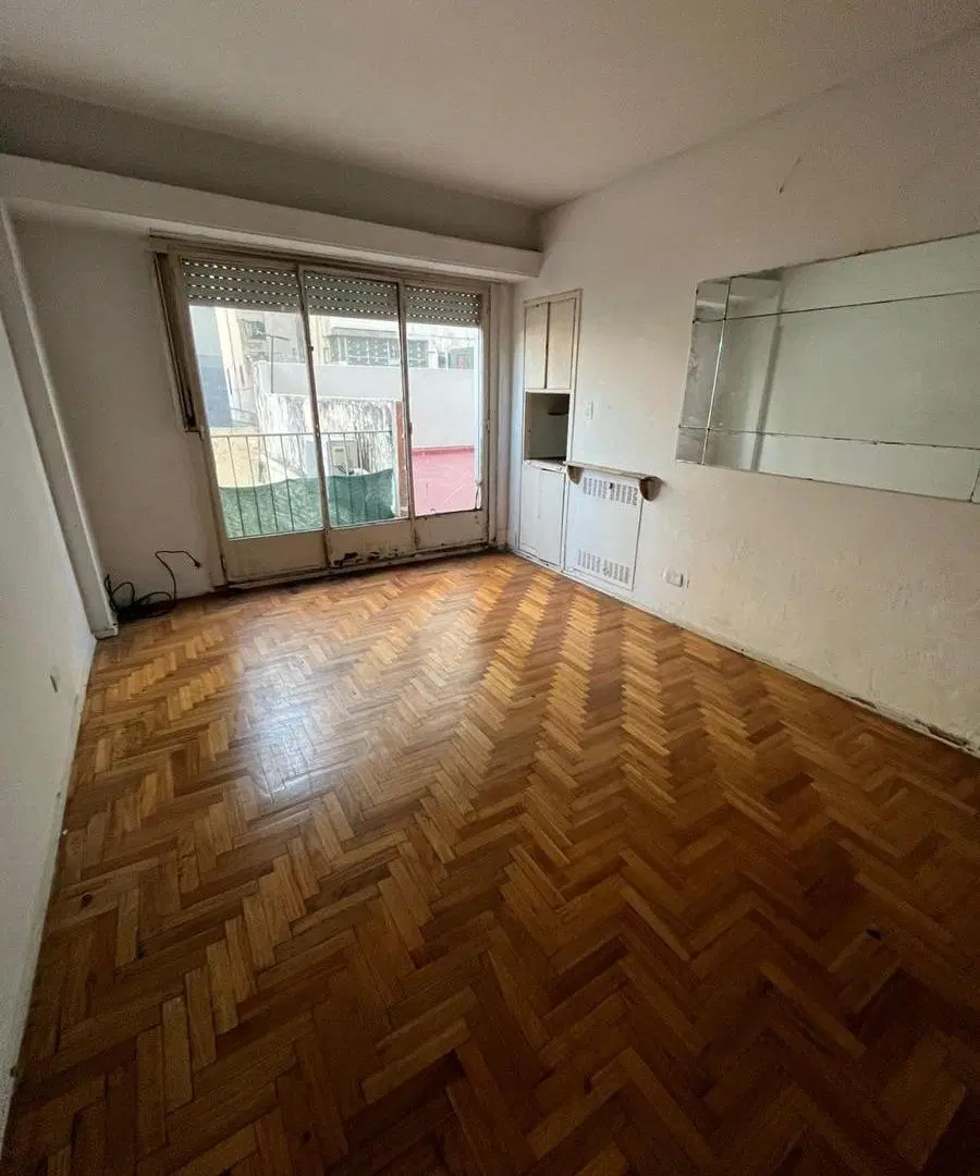 SE VENDE DPTO 4 AMB. CON TERRAZA A RECICLAR 3