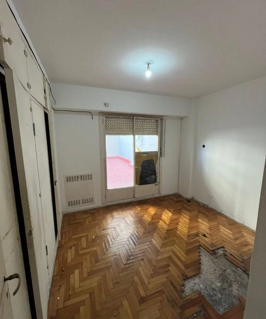 SE VENDE DPTO 4 AMB. CON TERRAZA A RECICLAR 2