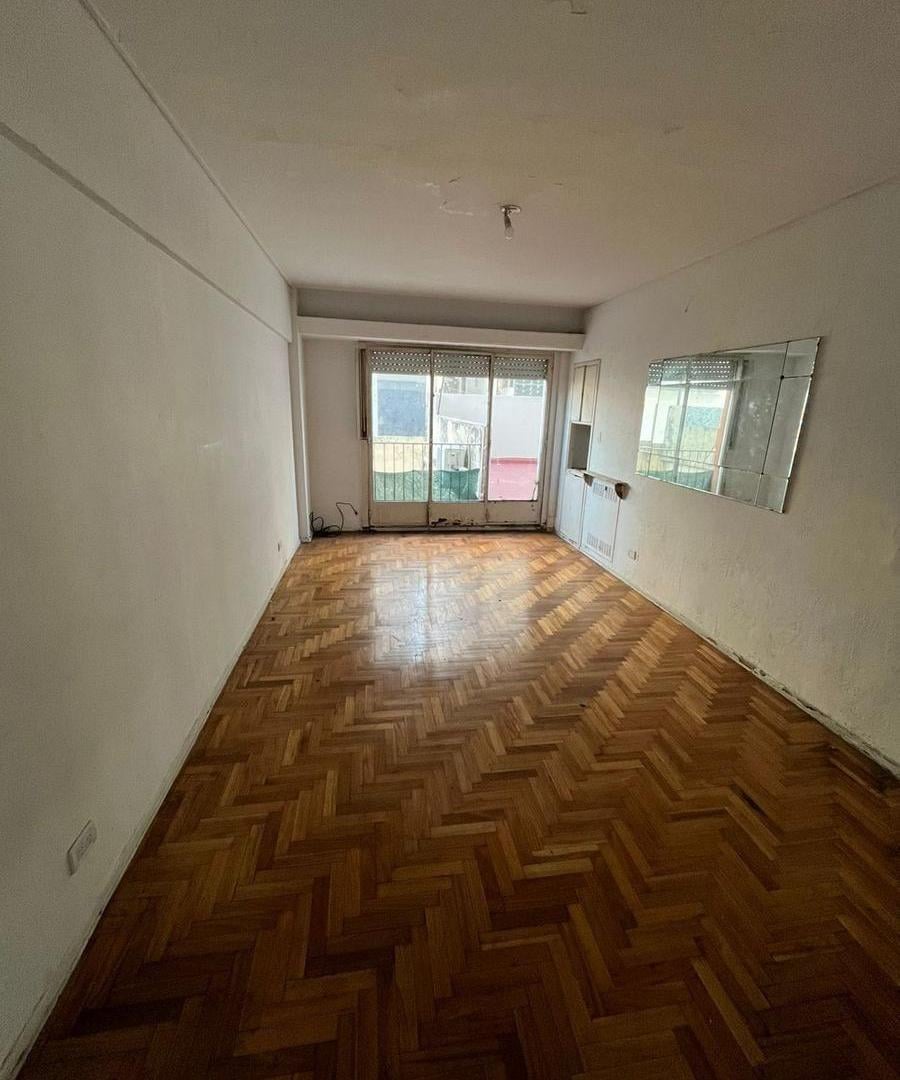 SE VENDE DPTO 4 AMB. CON TERRAZA A RECICLAR