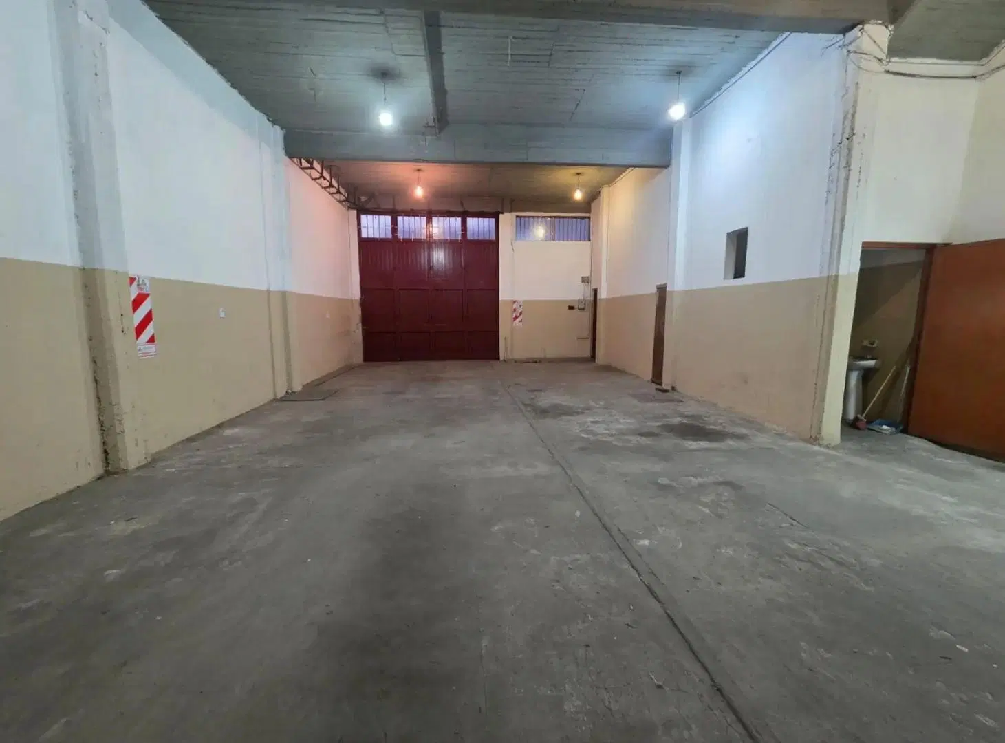 SE VENDE Galpón/Depósito + Dpto en planta alta. en LOMAS DEL MIRADOR 2