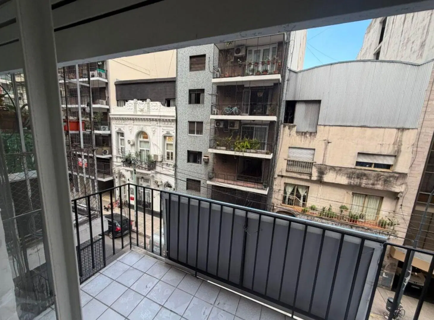 SE VENDE 3 AMB. CON BALCON AL FRENTE EN RECOLETA 3