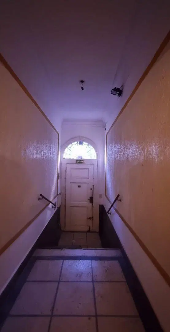 CASA CON TERRENO PROPIO EN BALVANERA 1