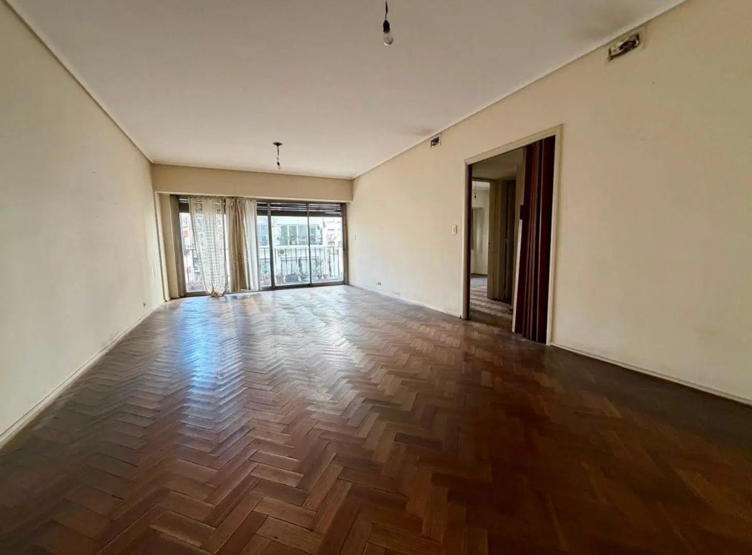 SE VENDE DPTO 4 AMB. CON COCHERA EN RECOLETA 5