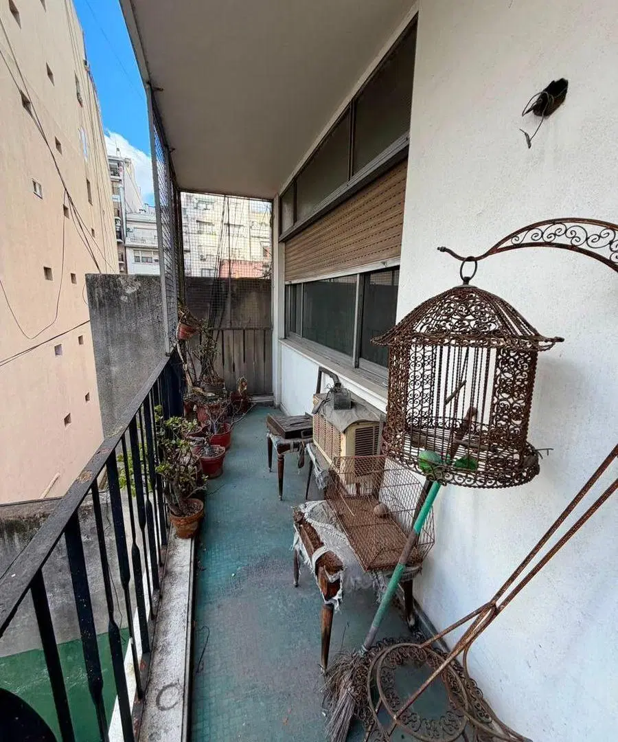 SE VENDE DPTO 4 AMB. CON COCHERA EN RECOLETA 3