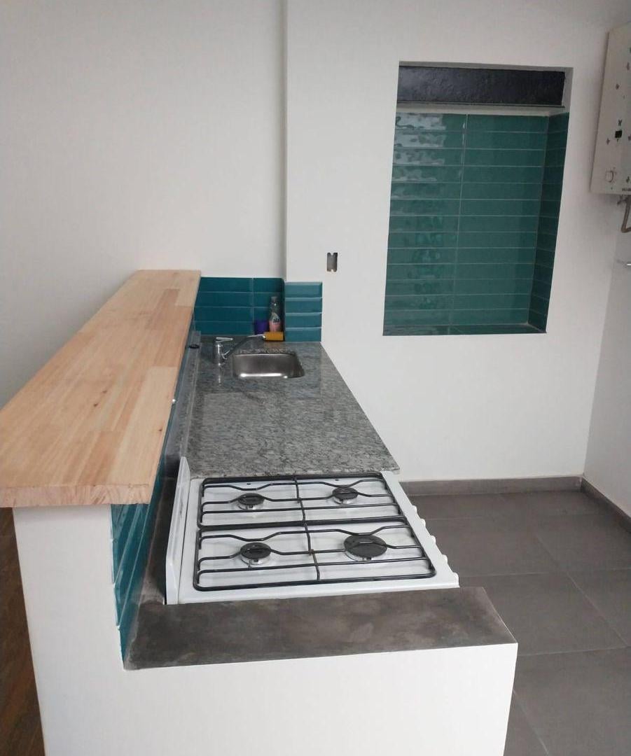 Foto de SE VENDE PH 2 AMB. GRANDE . CON PATIO Y ESPACIO AEREO PROPIO EN VILLA, imagen 1